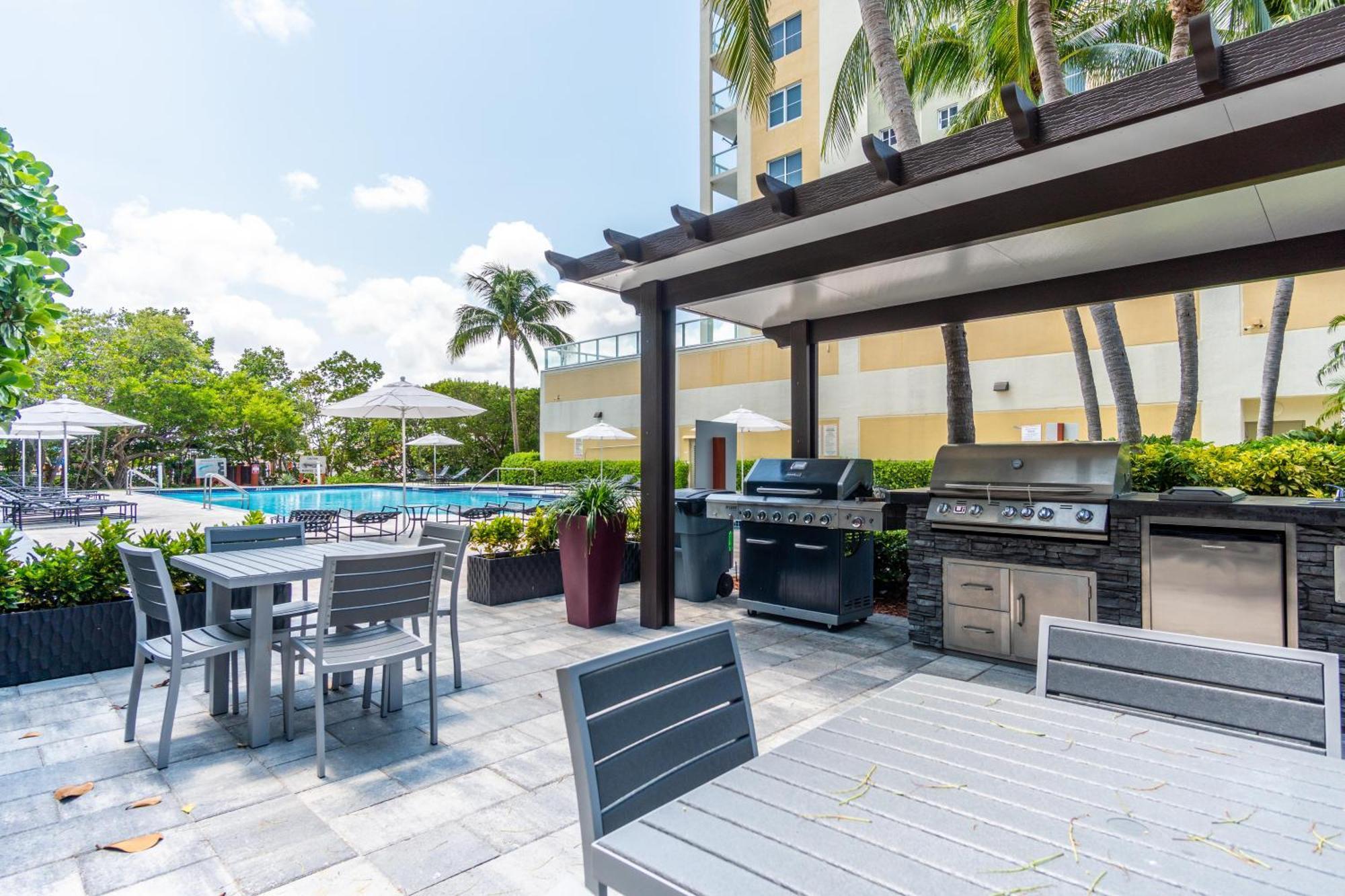 Golden Bay 402 Villa - Miami Beach — Photos 2